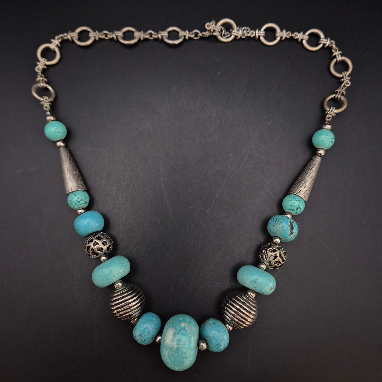 Exotische Türkis Statement Kette – Boho Stil mit Silberfarbenen Akzenten