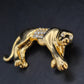 Elegante Panther Brosche – Goldfarben mit funkelndem Steinbesatz