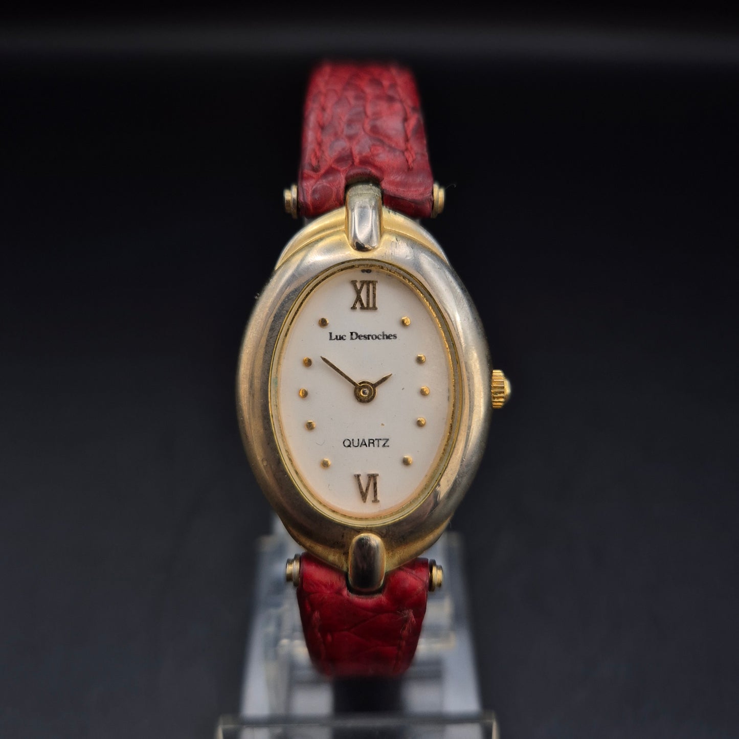 Elegante Luc Desroches Damen Uhr – Ovales Design mit rotem Lederarmband