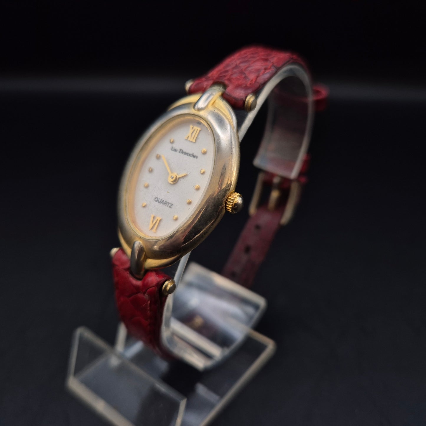 Elegante Luc Desroches Damen Uhr – Ovales Design mit rotem Lederarmband