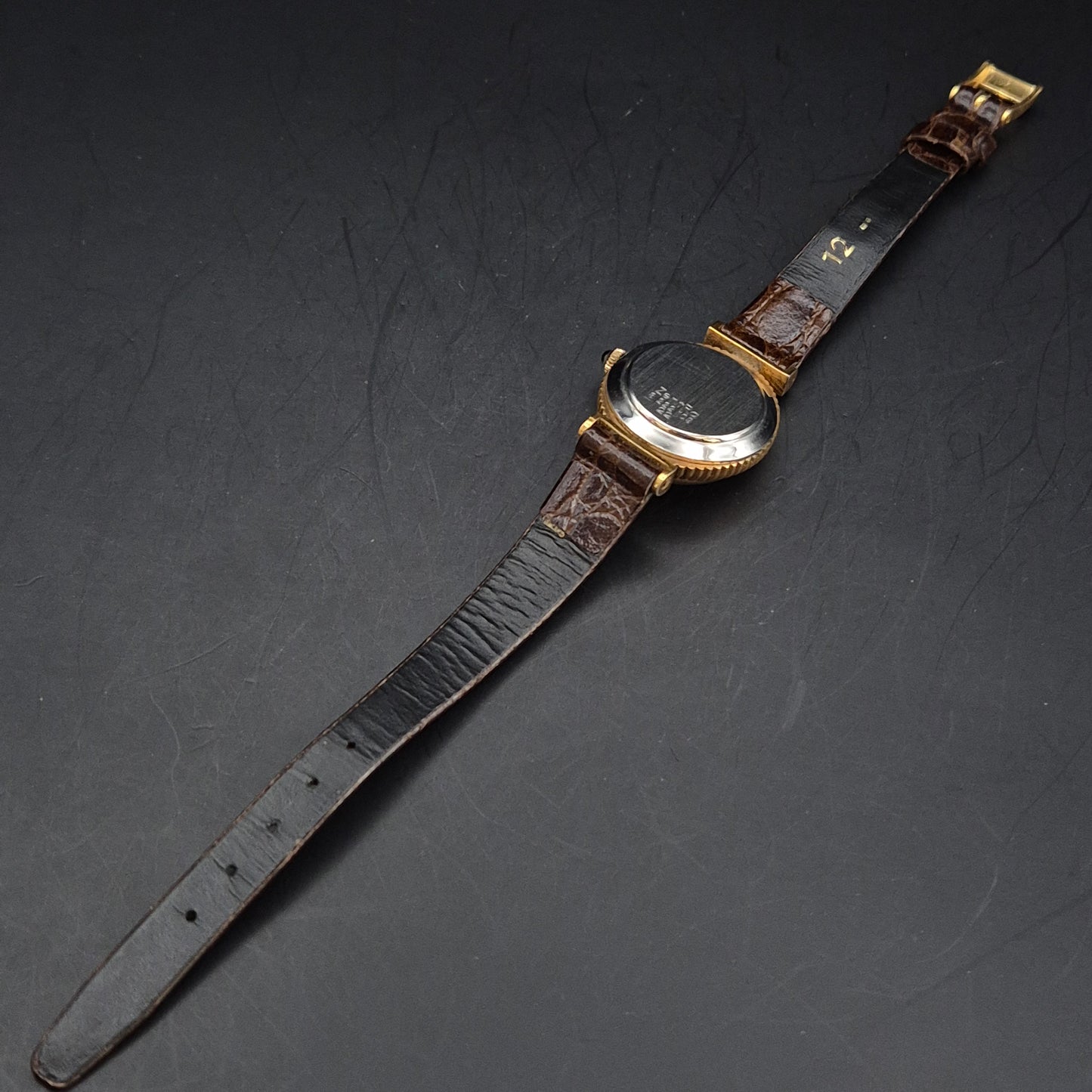 Elegante ZentRa Vintage Damen Uhr – Klassisches Design in Goldoptik