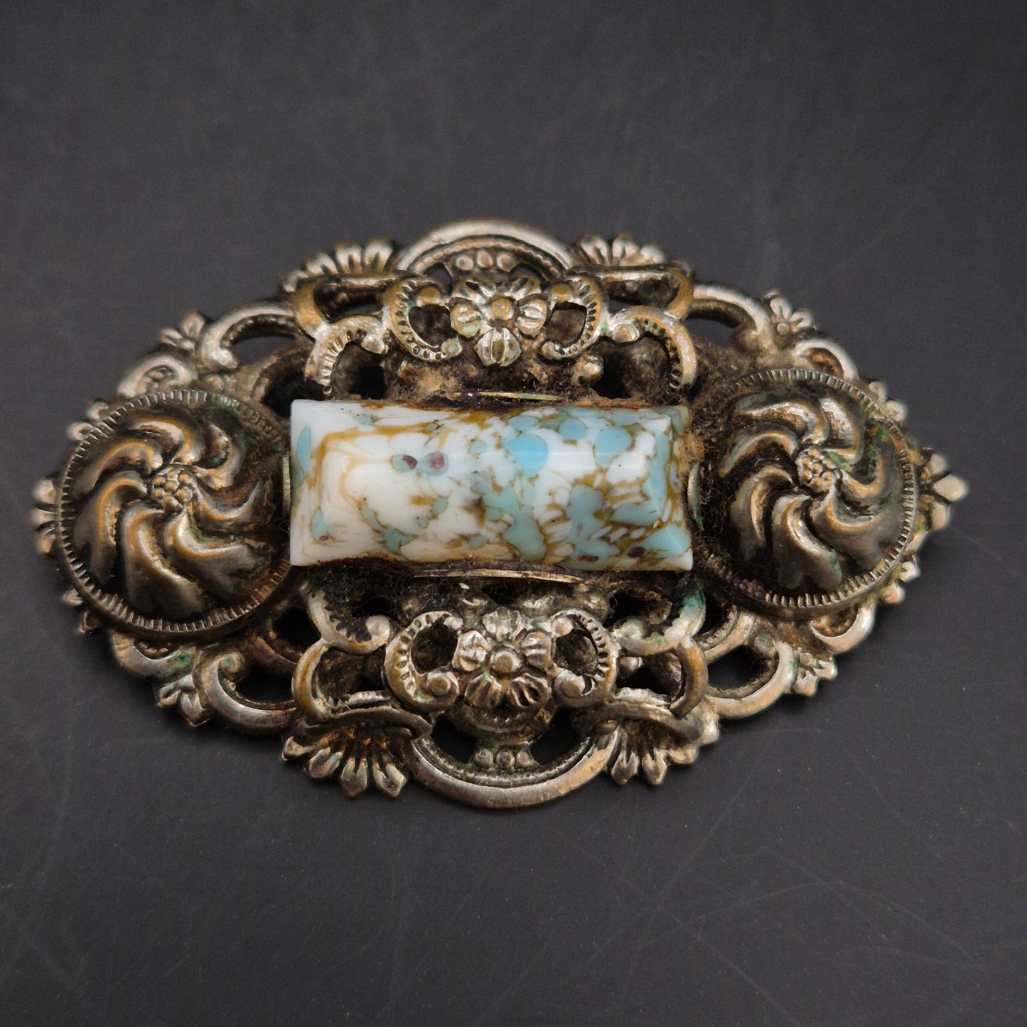 Antike Brosche mit Floralem Muster – Vintage Schmuck im Jugendstil