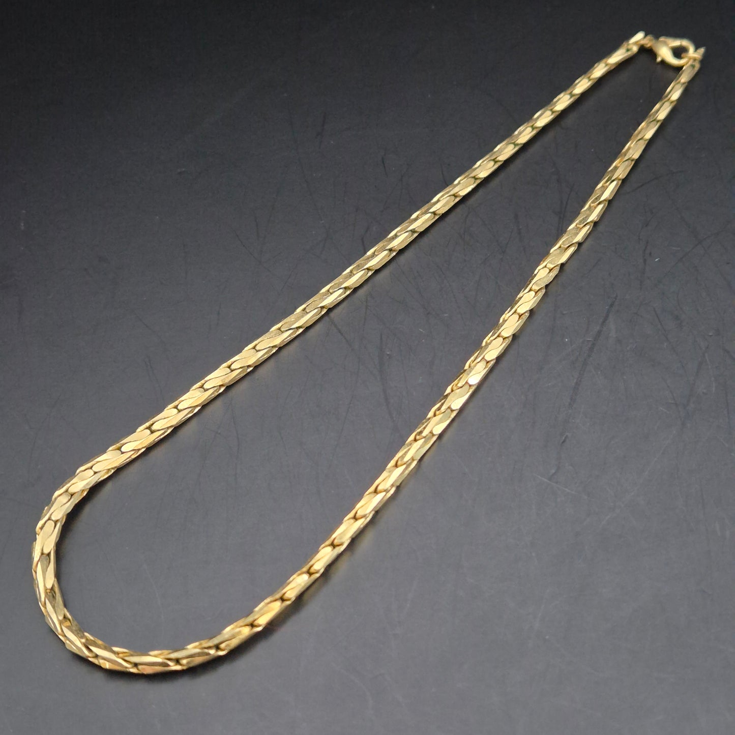 Edle Goldene Kette – Klassisches Design für Damen und Herren