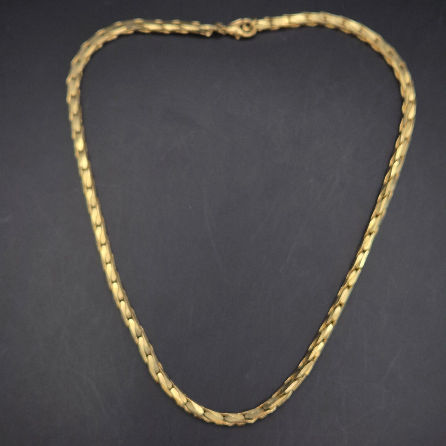 Edle Goldene Kette – Klassisches Design für Damen und Herren