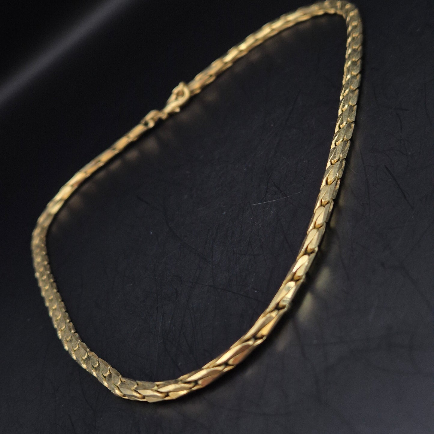 Edle Goldene Kette – Klassisches Design für Damen und Herren