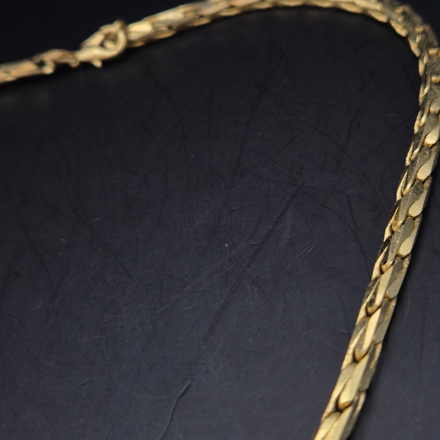 Edle Goldene Kette – Klassisches Design für Damen und Herren