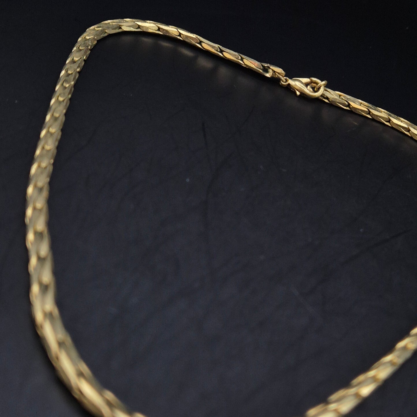 Edle Goldene Kette – Klassisches Design für Damen und Herren