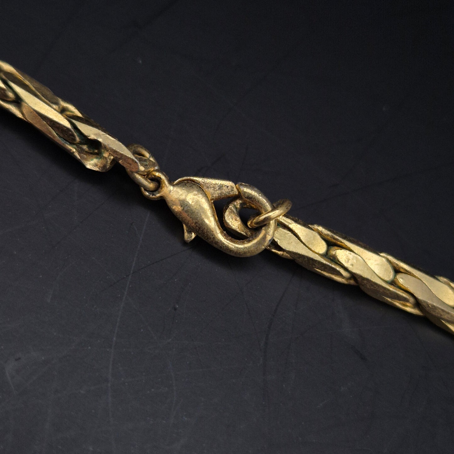 Edle Goldene Kette – Klassisches Design für Damen und Herren