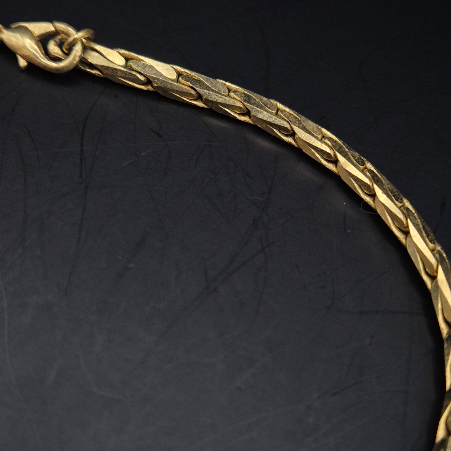 Edle Goldene Kette – Klassisches Design für Damen und Herren