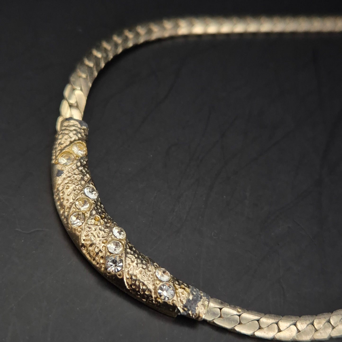 Vintage Gold Ton Snake Chain Halskette – Elegante Strass-Akzente