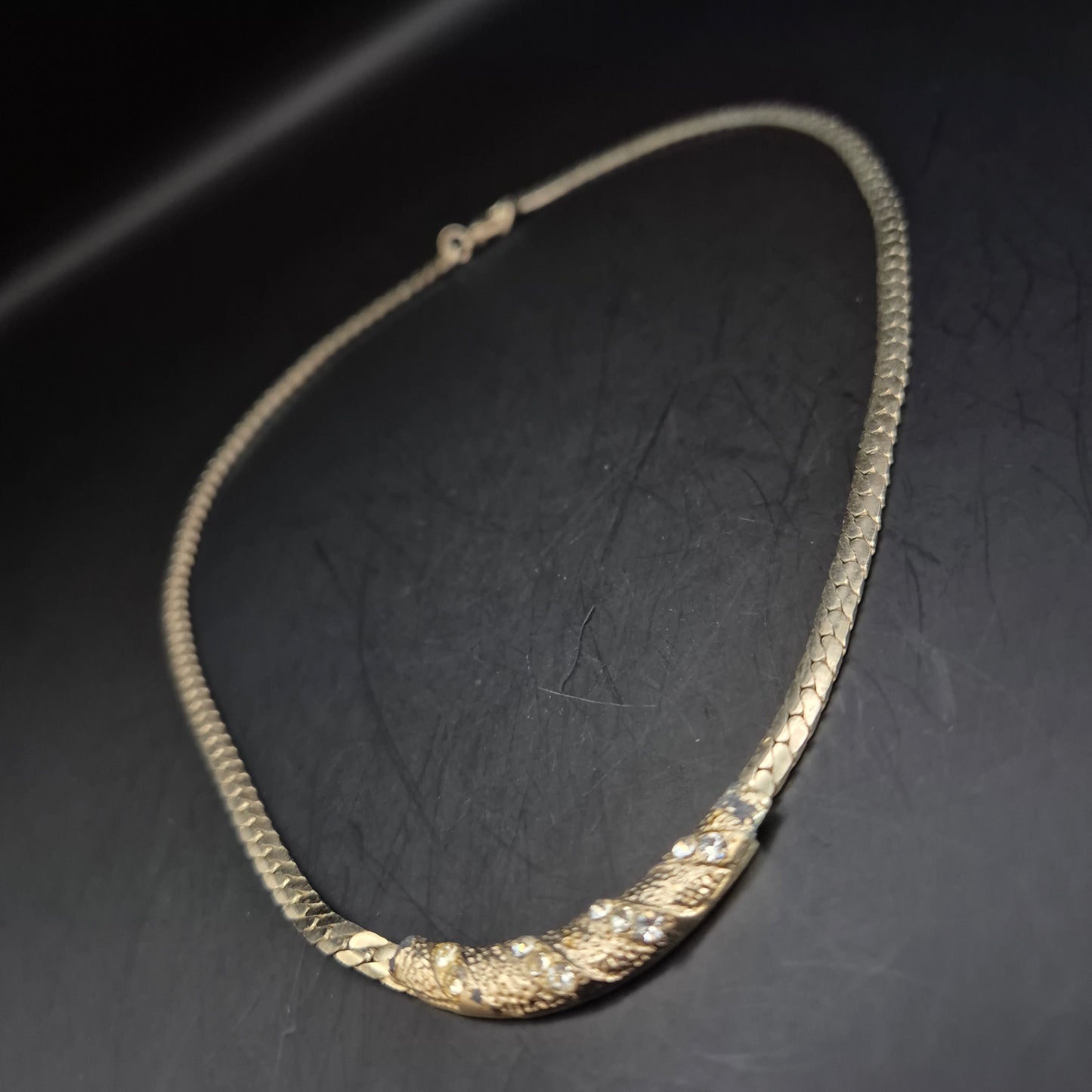 Vintage Gold Ton Snake Chain Halskette – Elegante Strass-Akzente