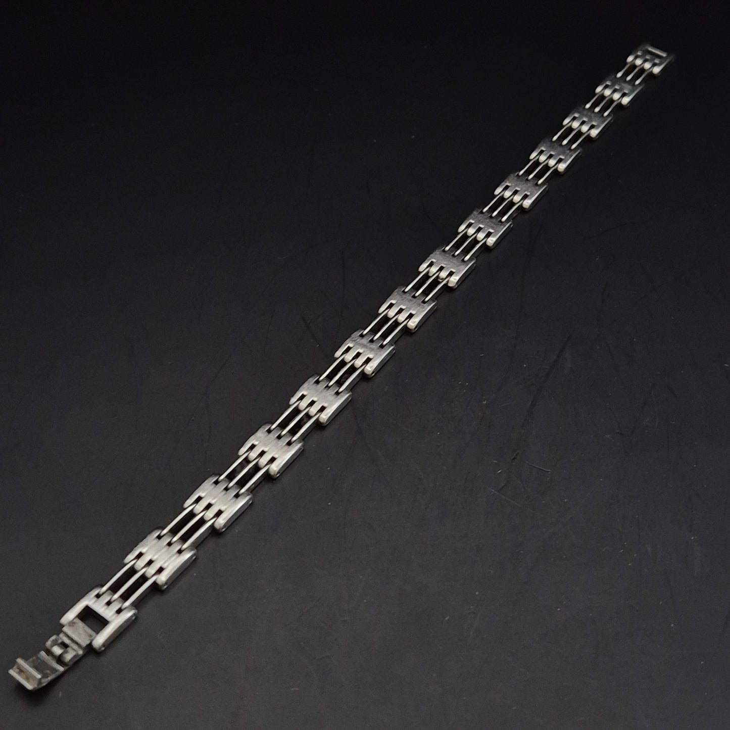 Modernes Edelstahl Armband für Herren – Markantes Glieder Design