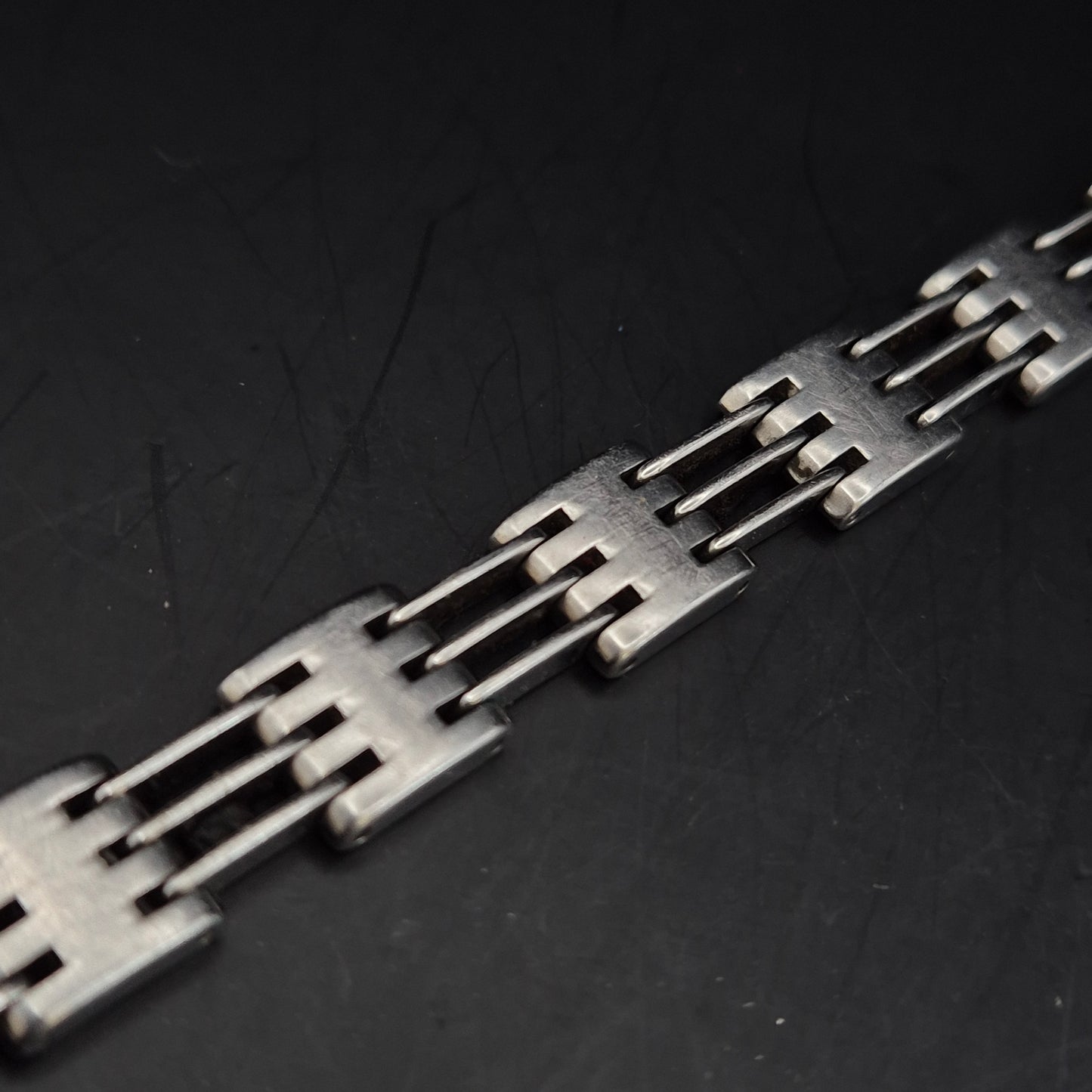 Modernes Edelstahl Armband für Herren – Markantes Glieder Design