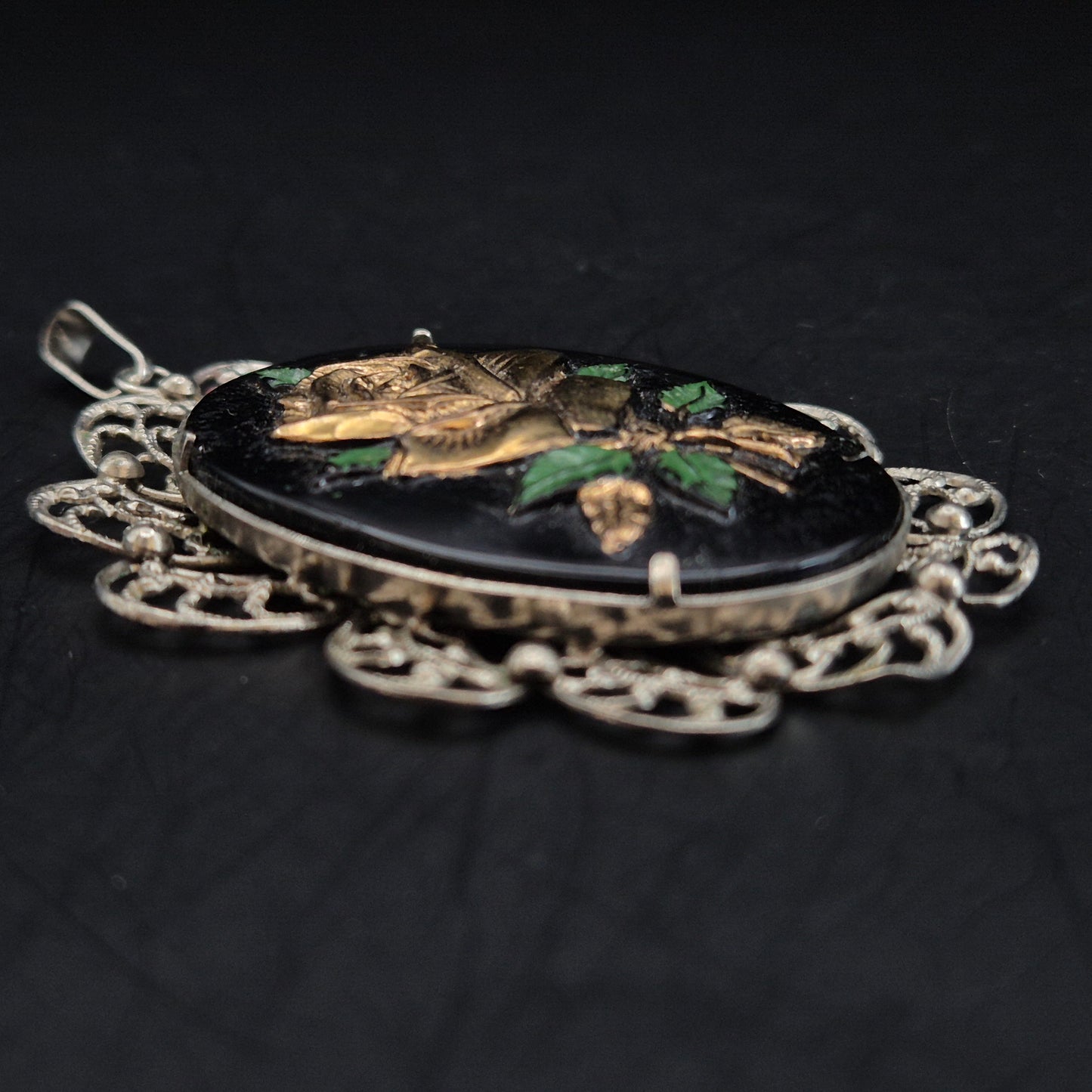 Vintage Medaillon Anhänger Rose – Edles Design in Schwarz & Gold