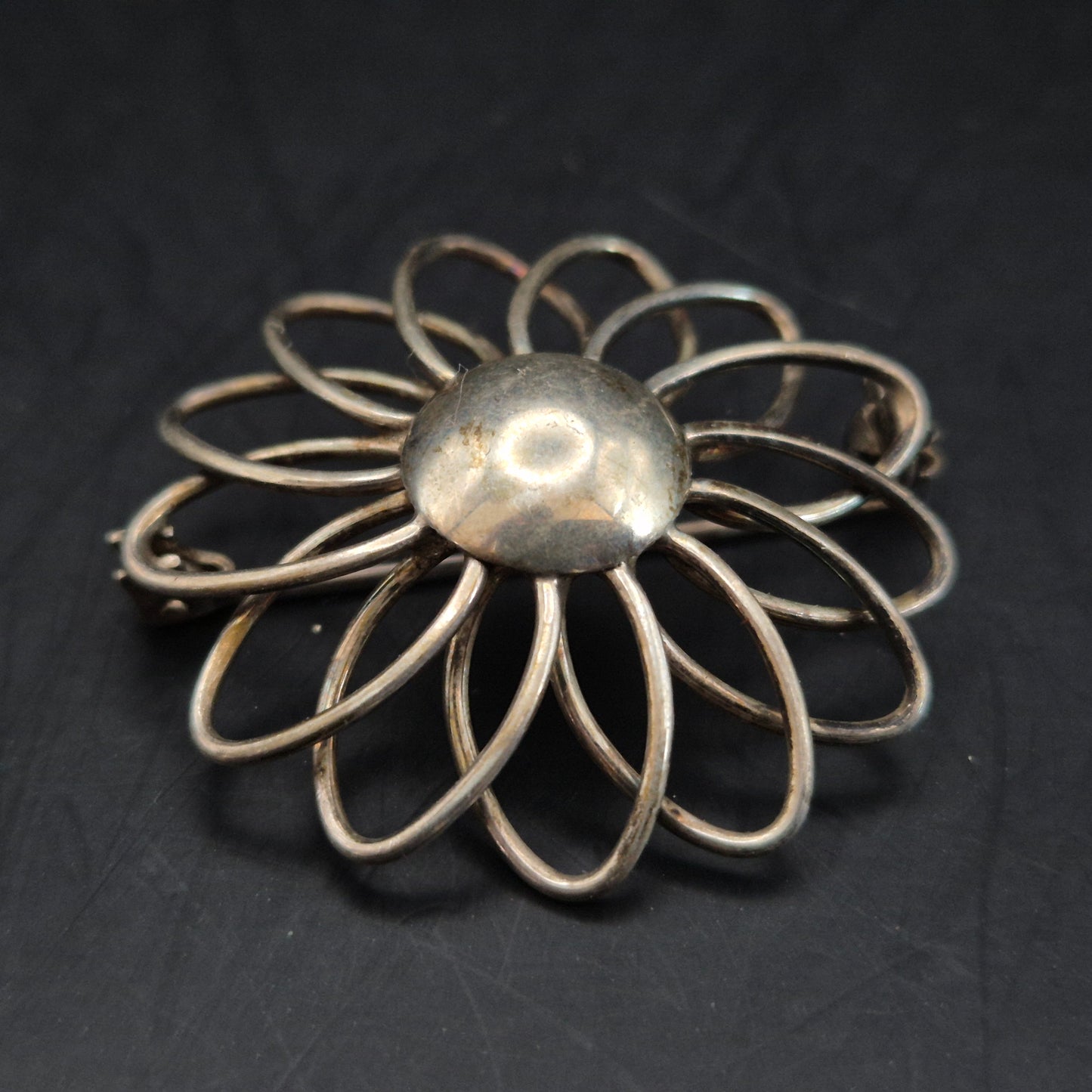 Silberne Vintage Blumen Brosche – Elegantes Florales Design