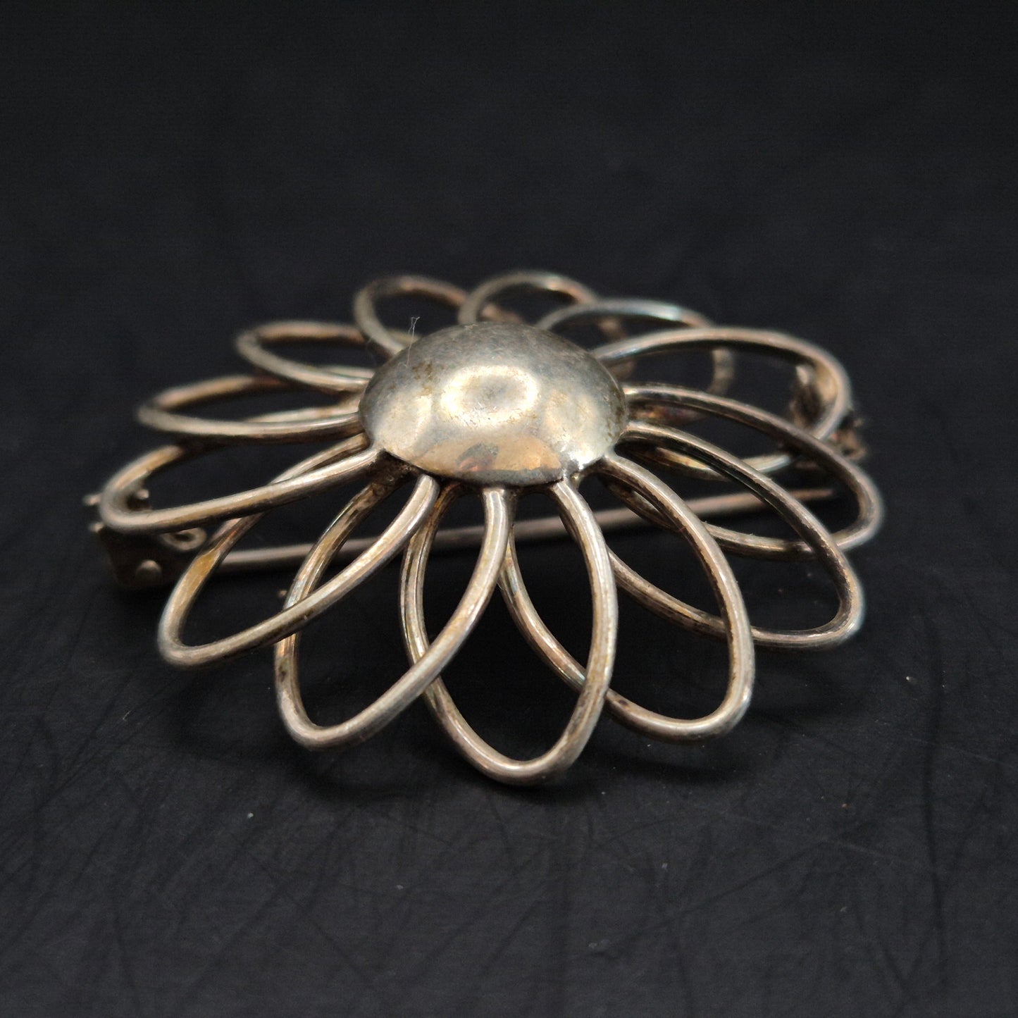 Silberne Vintage Blumen Brosche – Elegantes Florales Design