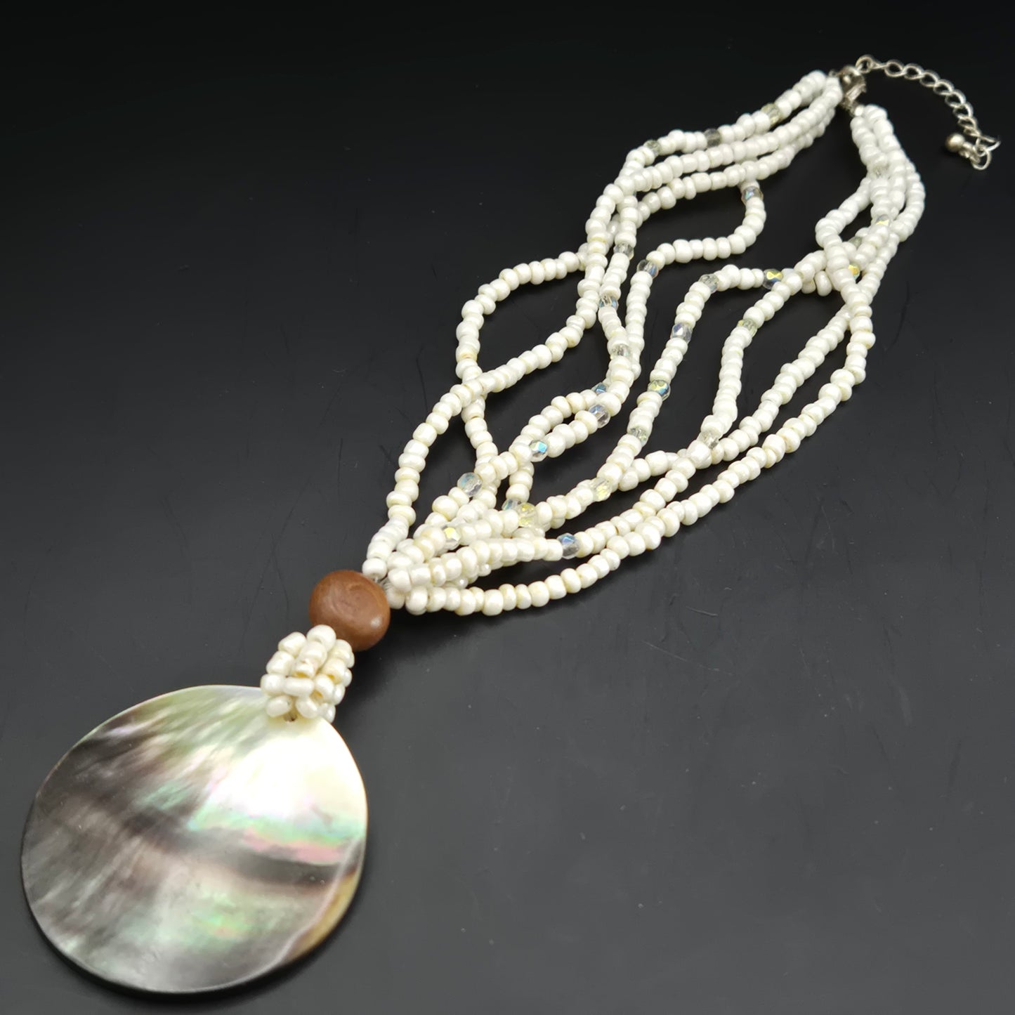 Elegante Perlenkette mit Perlmutt-Anhänger – Edles Design für Damen