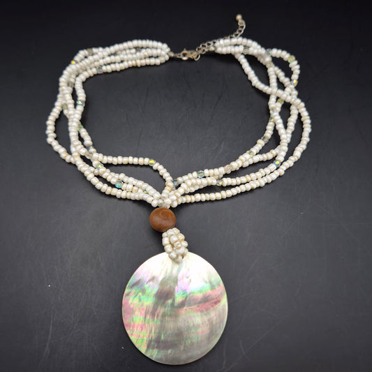 Elegante Perlenkette mit Perlmutt-Anhänger – Edles Design für Damen