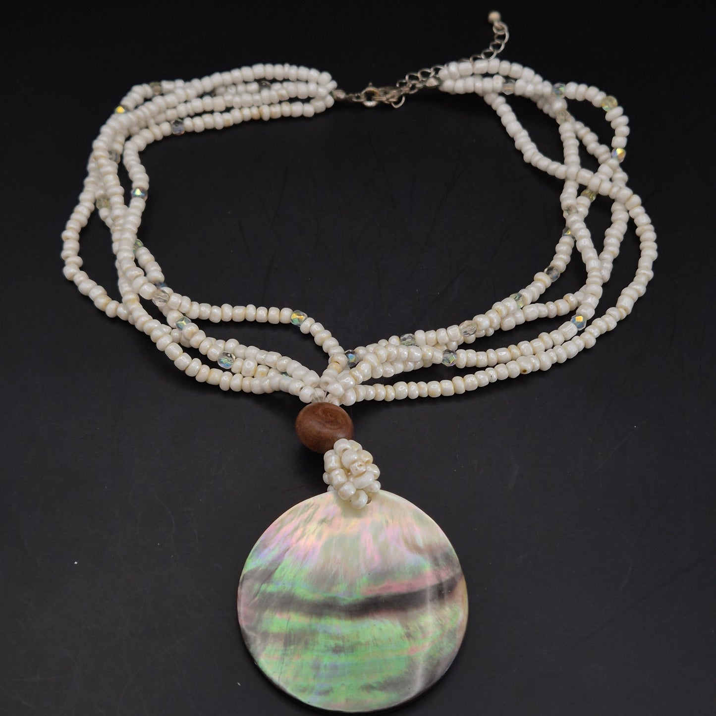 Elegante Perlenkette mit Perlmutt-Anhänger – Edles Design für Damen