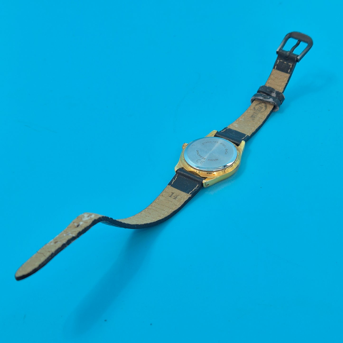 Klassische RE WATCH Damen Uhr – Goldfarbenes Gehäuse mit schwarzem Zifferblatt