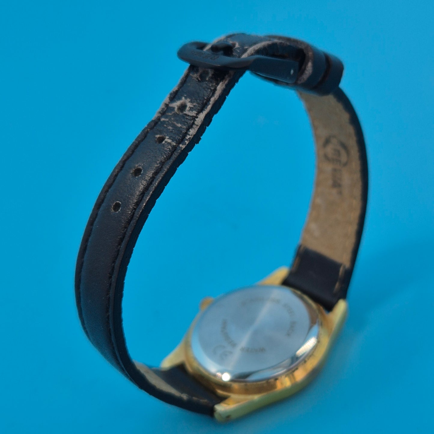 Klassische RE WATCH Damen Uhr – Goldfarbenes Gehäuse mit schwarzem Zifferblatt