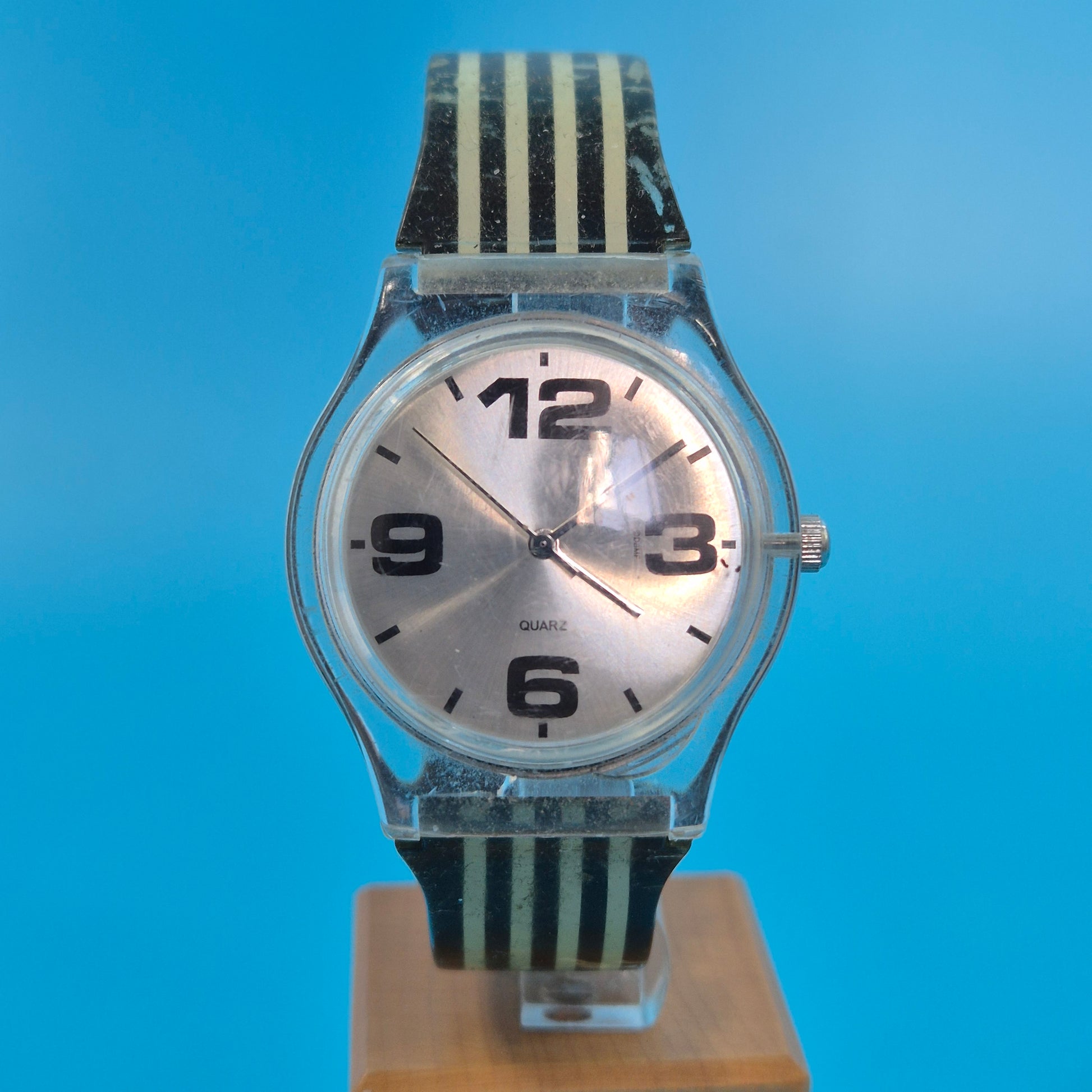 Krippl-Watches Herren Uhr – Modernes Design mit Streifen-Optik – Gallery Jarrodi