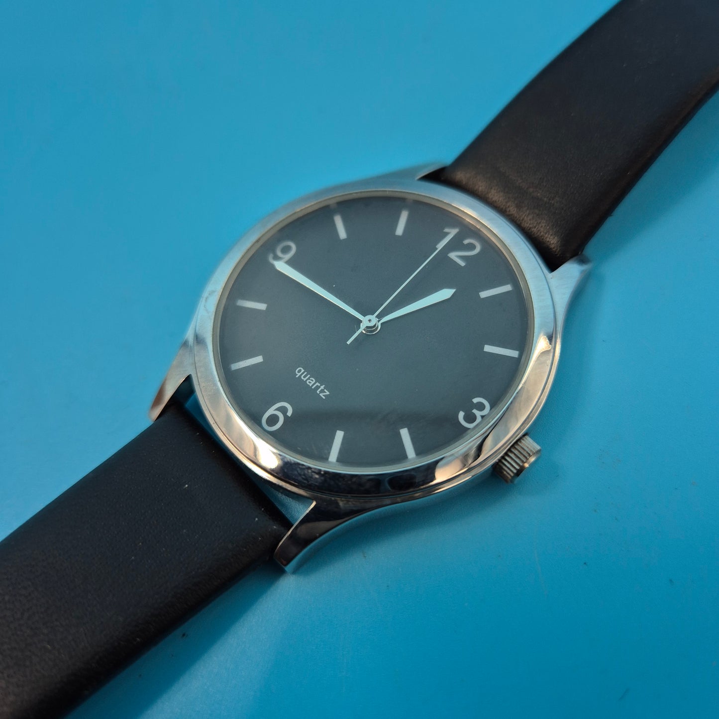 Zeitlose TCM Herren Uhr – Klassisches Design in Schwarz & Silber