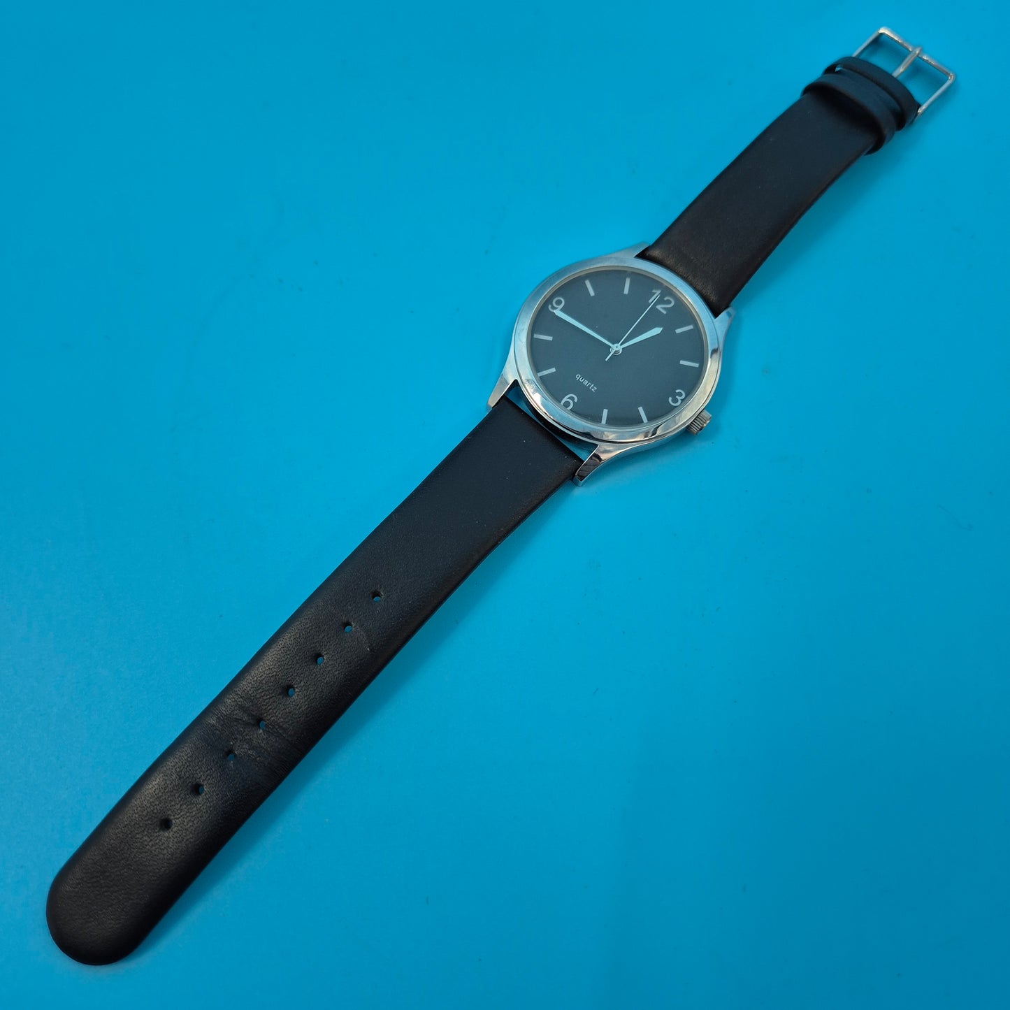 Zeitlose TCM Herren Uhr – Klassisches Design in Schwarz & Silber