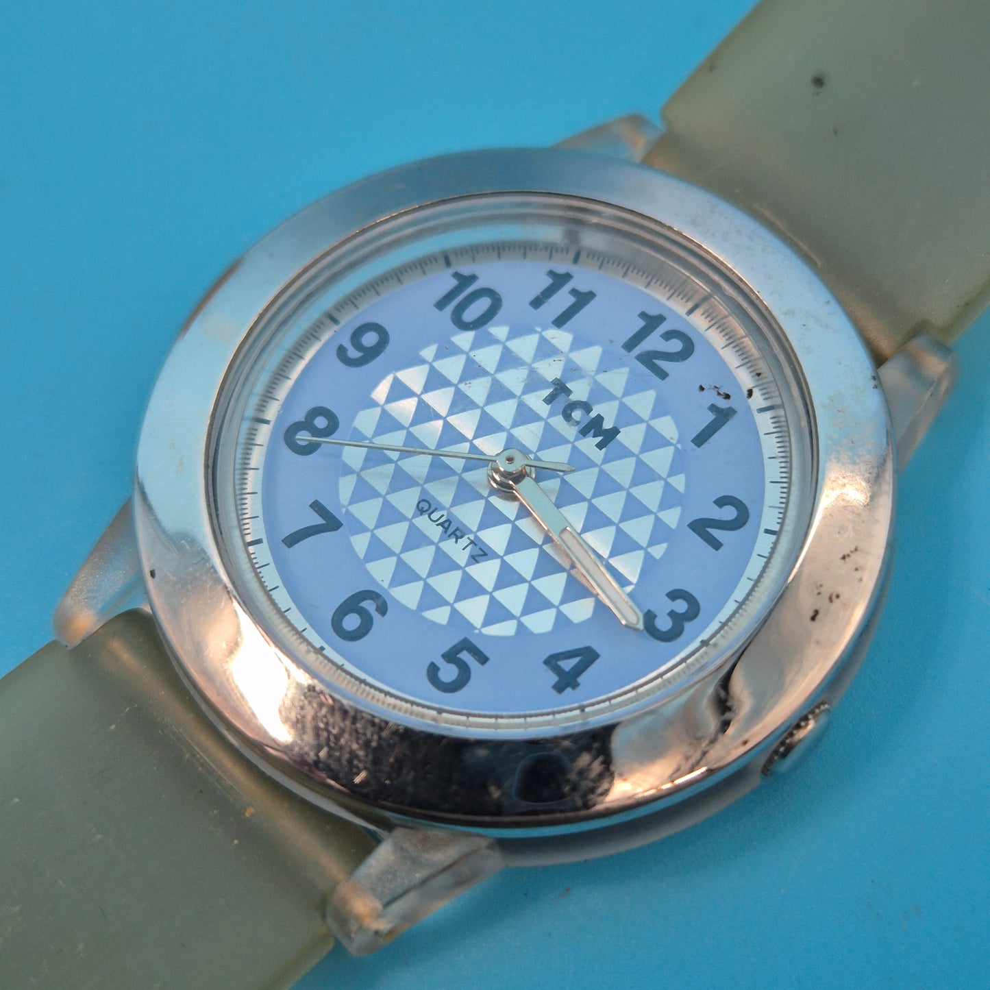 Moderne TCM Damen Uhr – Hellblaues Zifferblatt mit geometrischem Muster