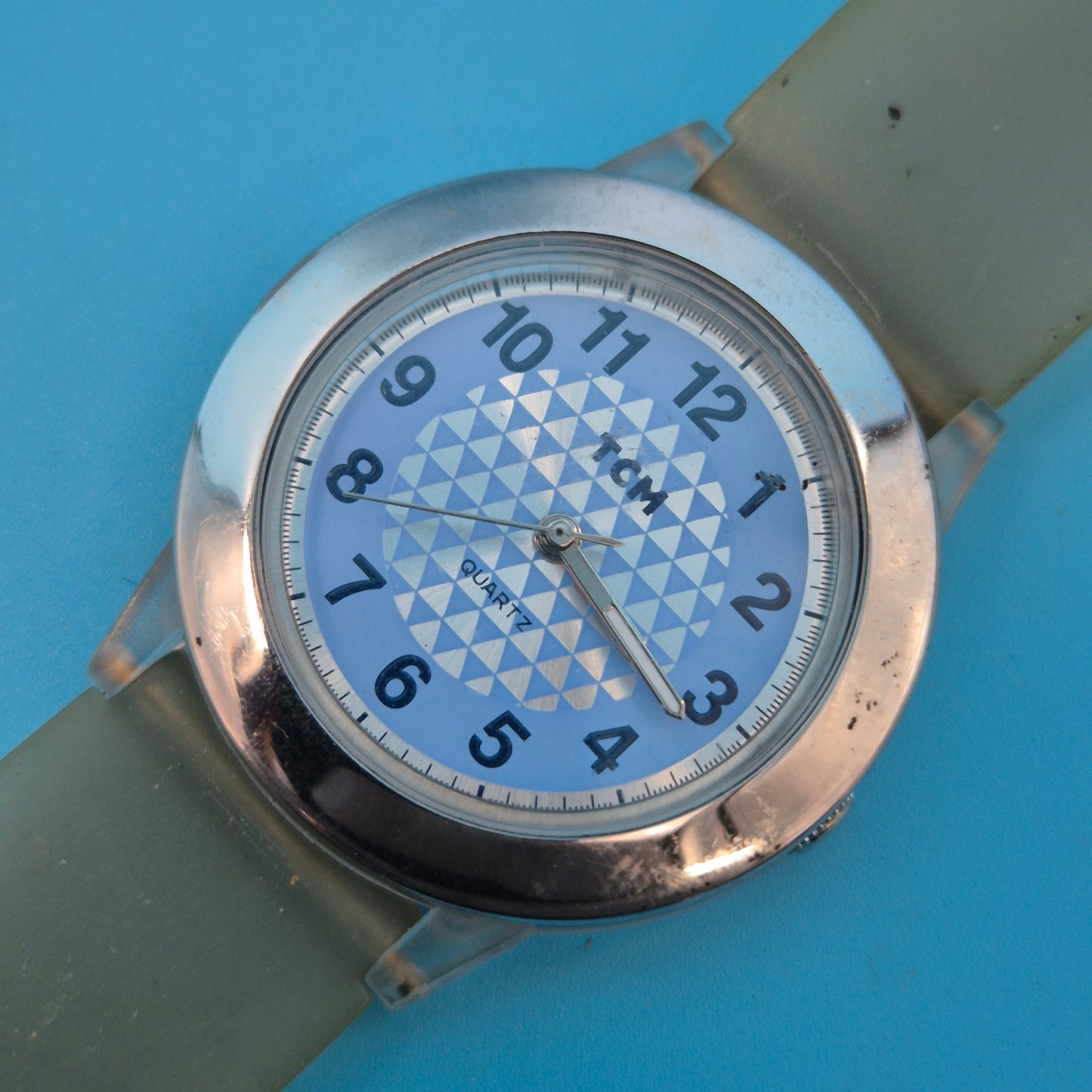 Moderne TCM Damen Uhr – Hellblaues Zifferblatt mit geometrischem Muster