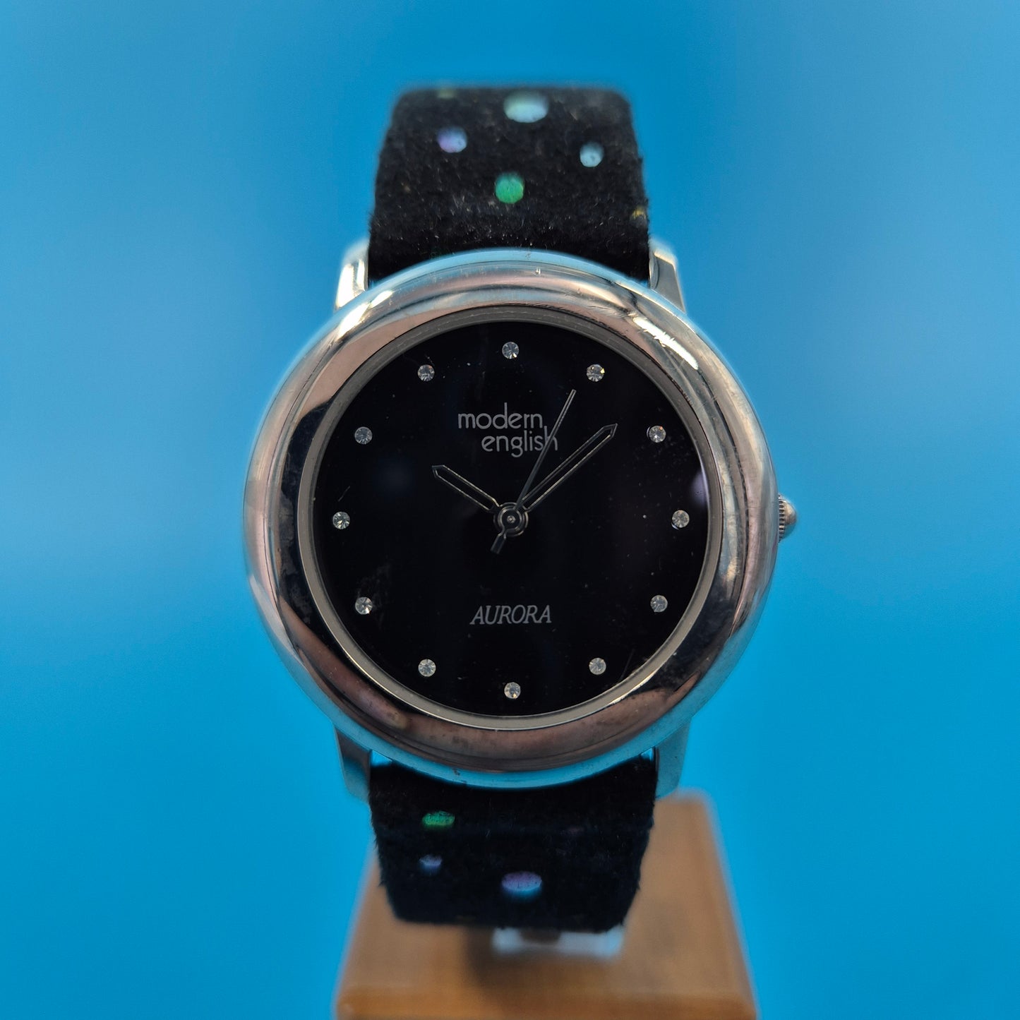 Elegante Modern English Aurora Damen Uhr – Funkelndes Design in Schwarz