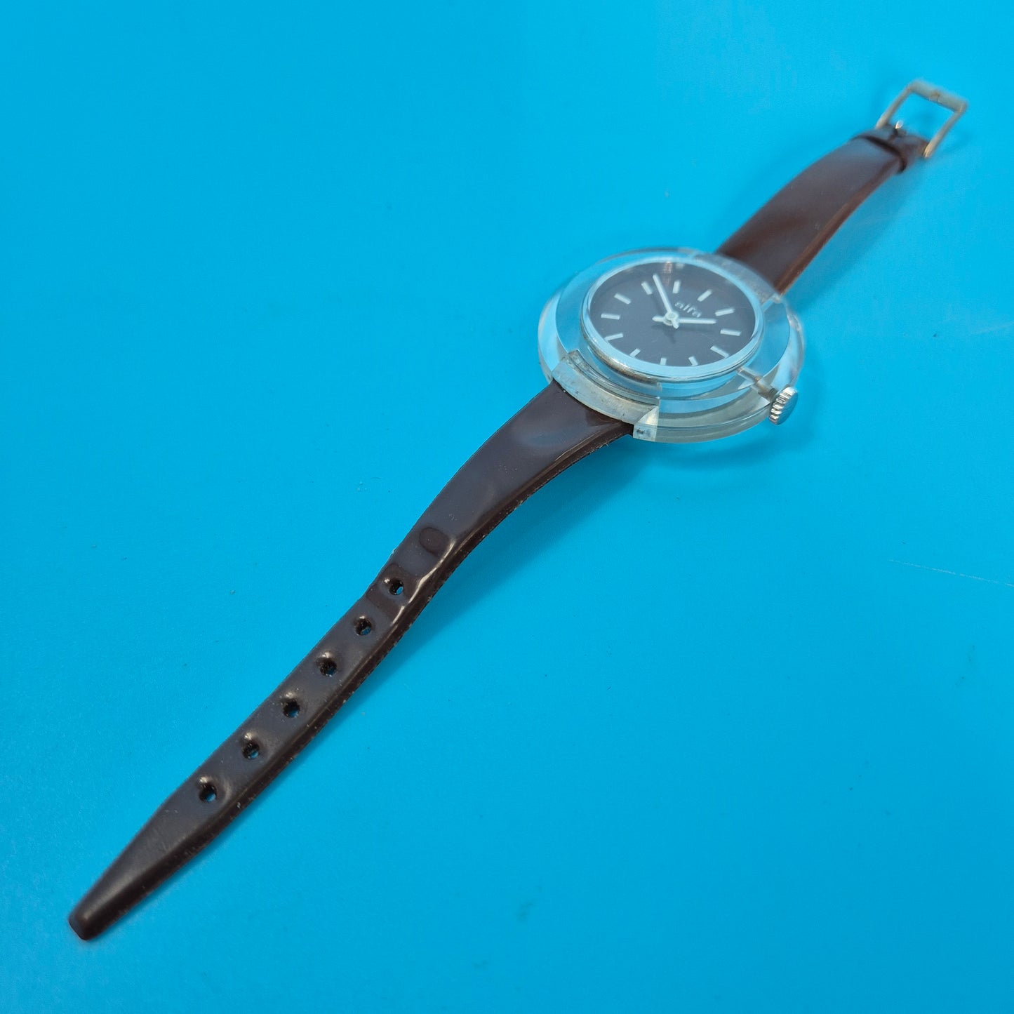 Vintage Alfa Damen Uhr – Futuristische Space Age Ästhetik in Acryl