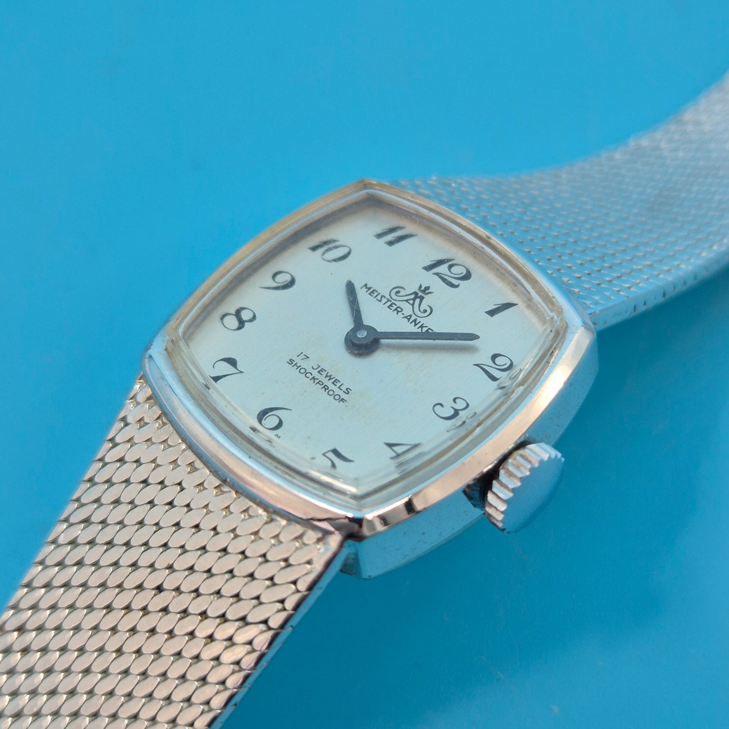 Sportliche Swatch Irony Aluminium – Klassische Herren Uhr in Silber & Blau