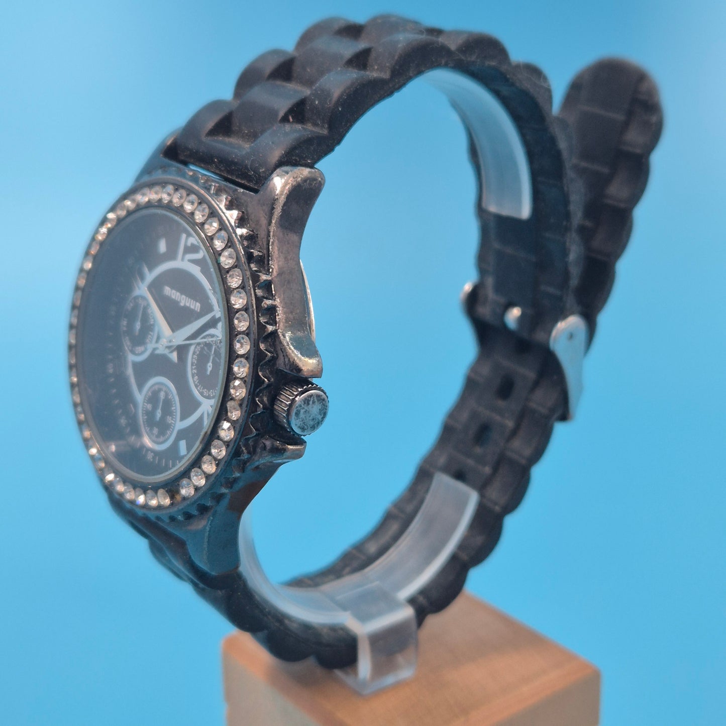 Stilvolle manguun Herren Uhr – Schwarzes Design mit Strassbesatz