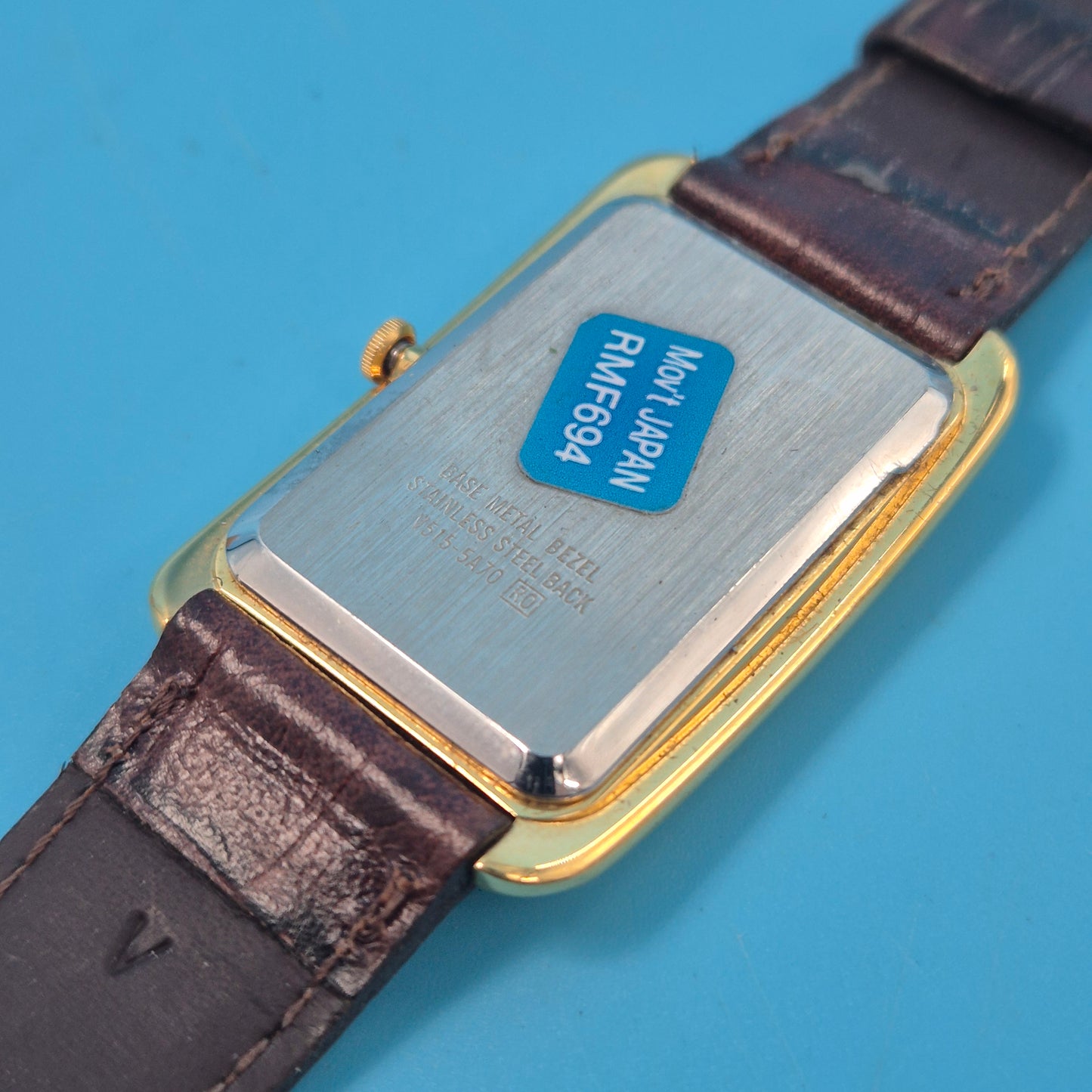 Lorus Mickey Mouse Uhr – Vintage Design mit Goldgehäuse & Lederband