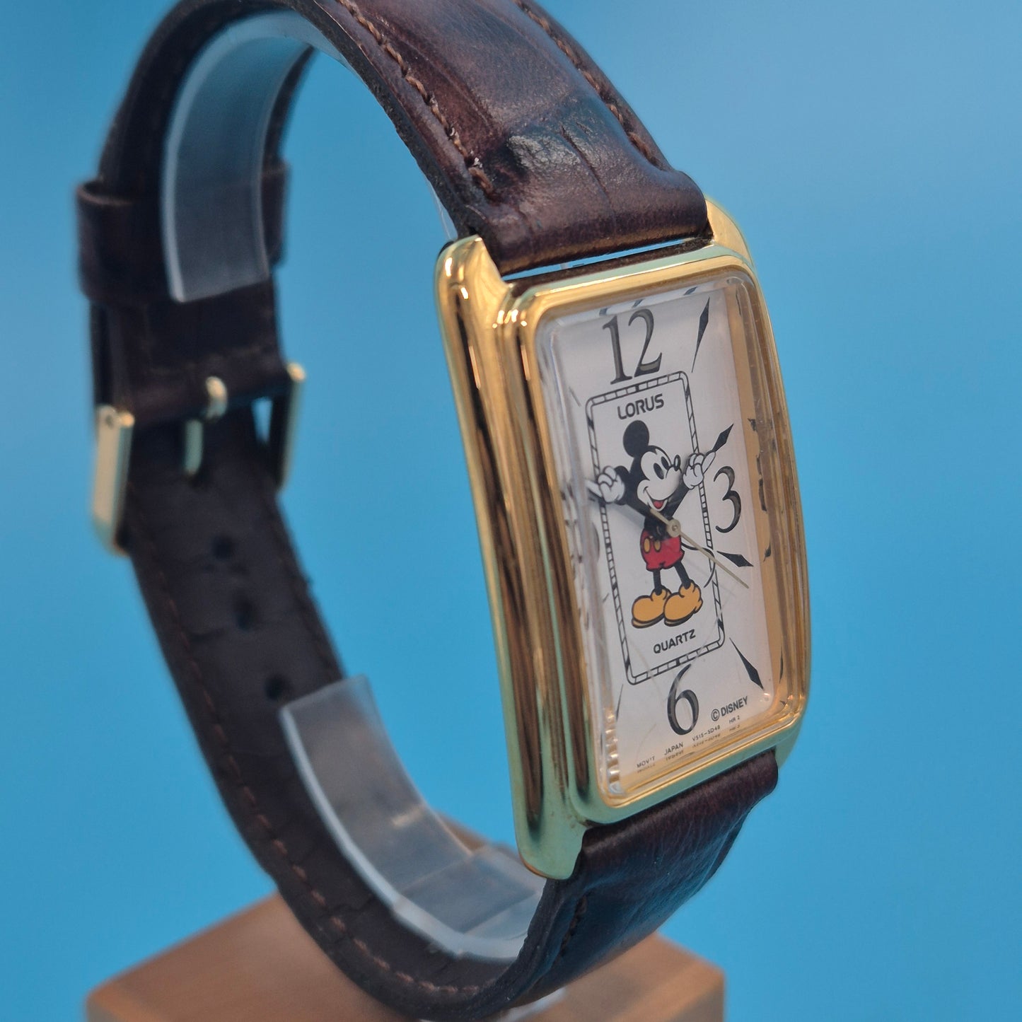 Lorus Mickey Mouse Uhr – Vintage Design mit Goldgehäuse & Lederband