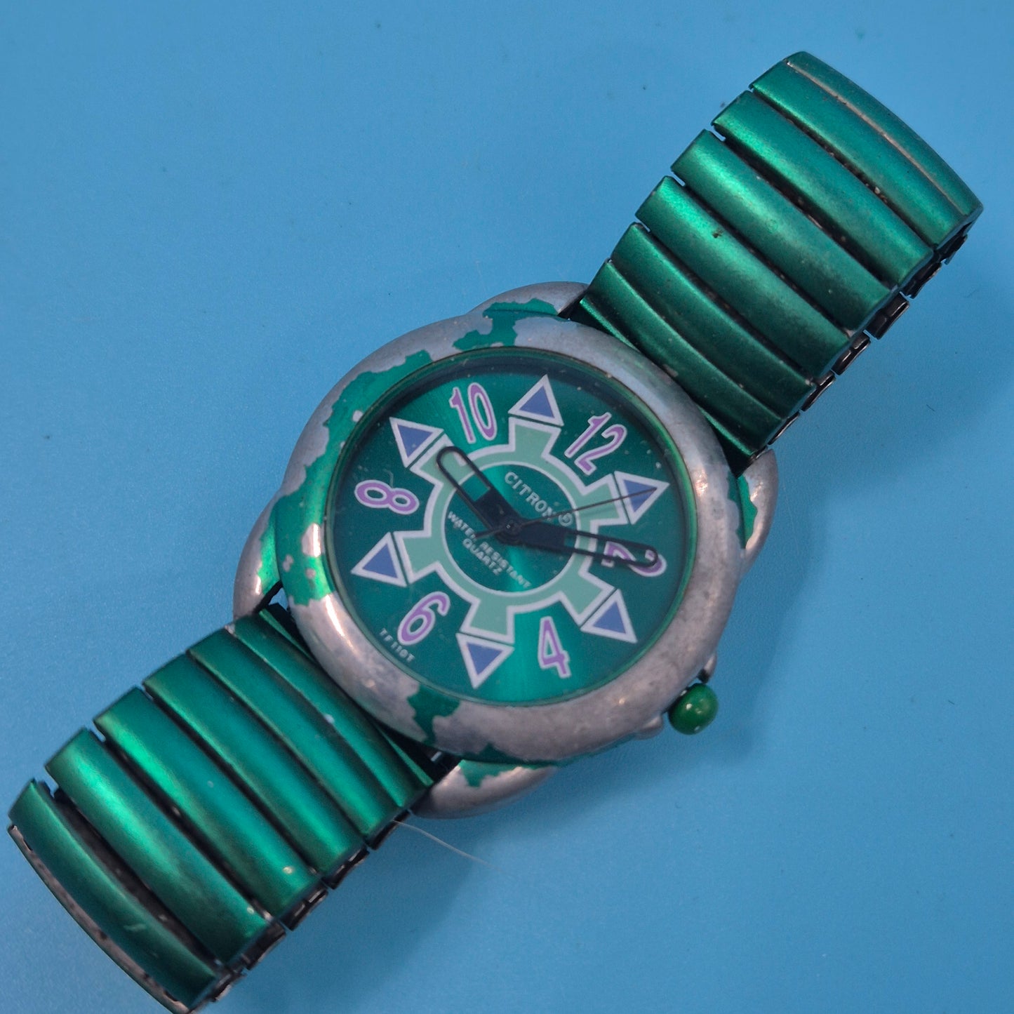 Retro Citron Unisex Uhr – Grünes Design mit praktischem Flexarmband