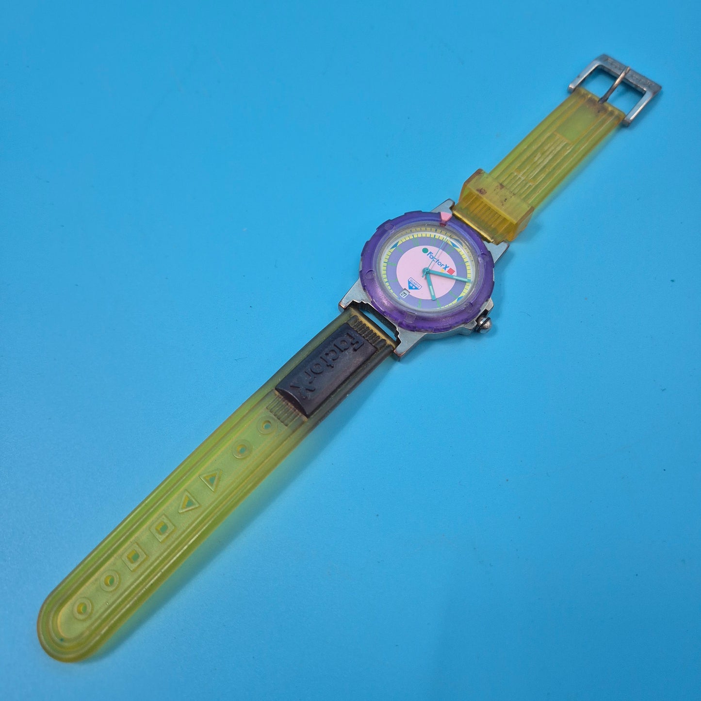 Bunte Factor X Beverly Hills Damen Uhr – Retro Look in Lila & Gelb