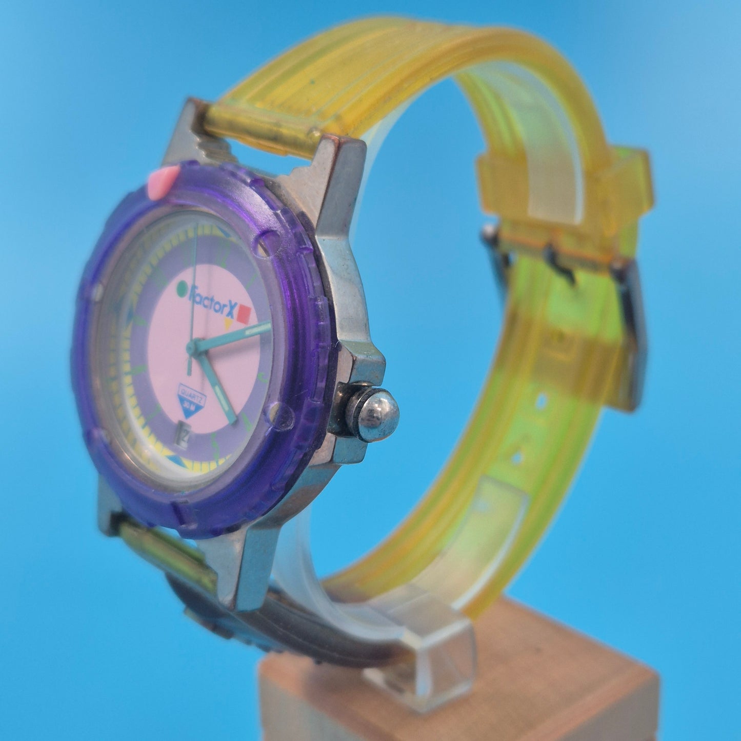 Bunte Factor X Beverly Hills Damen Uhr – Retro Look in Lila & Gelb