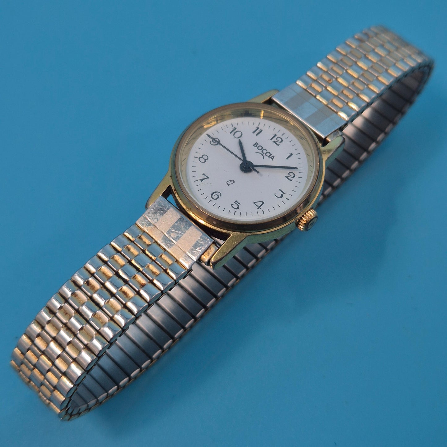 Klassische Boccia Damen Uhr – Zeitloses Design aus Rein-Titan