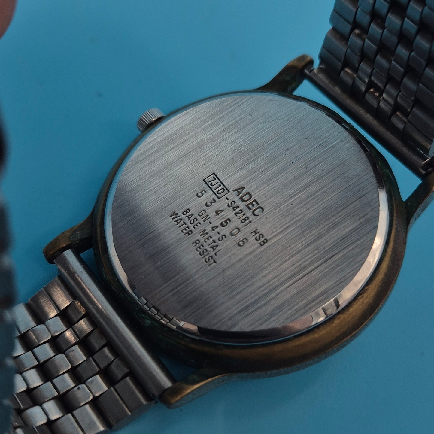 Klassische ADEC Solar Herren Uhr – Goldfarbenes Vintage Design