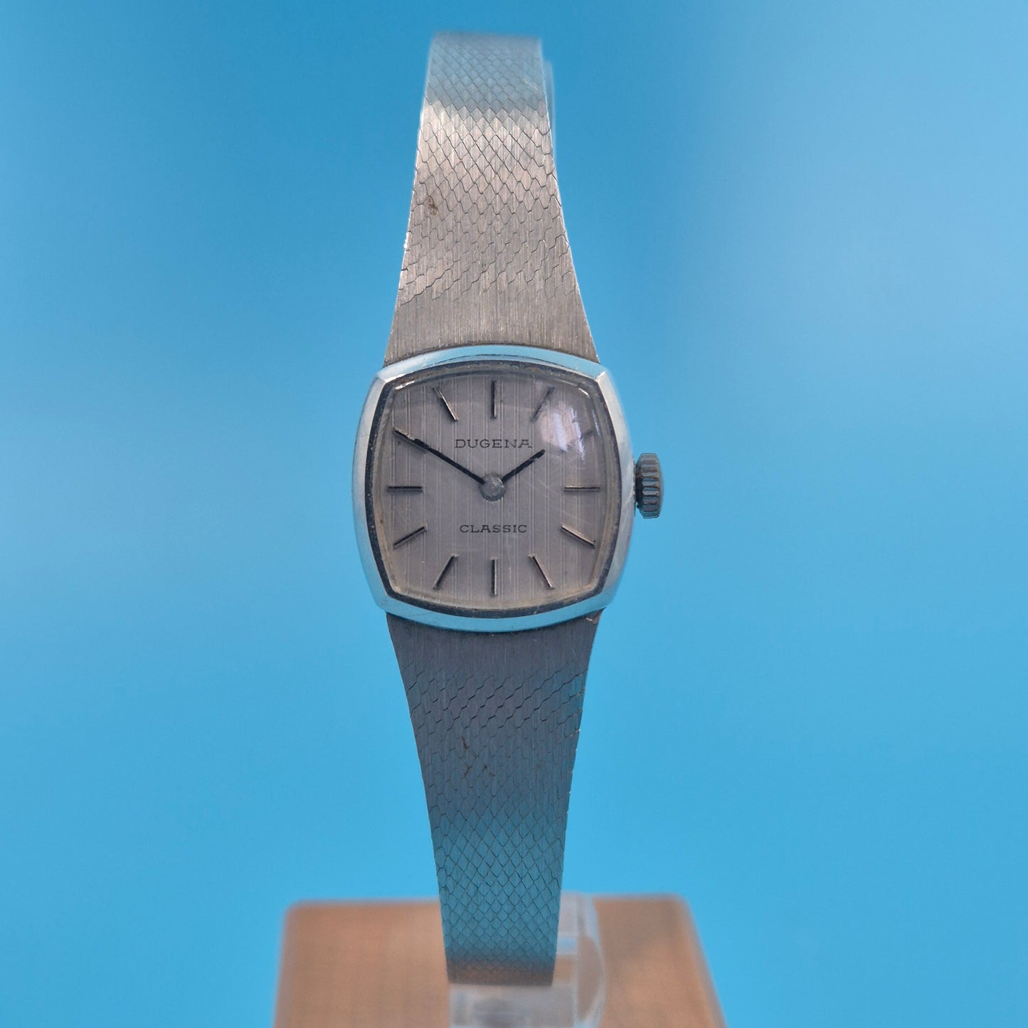 Klassische Dugena Damen Uhr – Vintage-Stil mit Textur-Armband