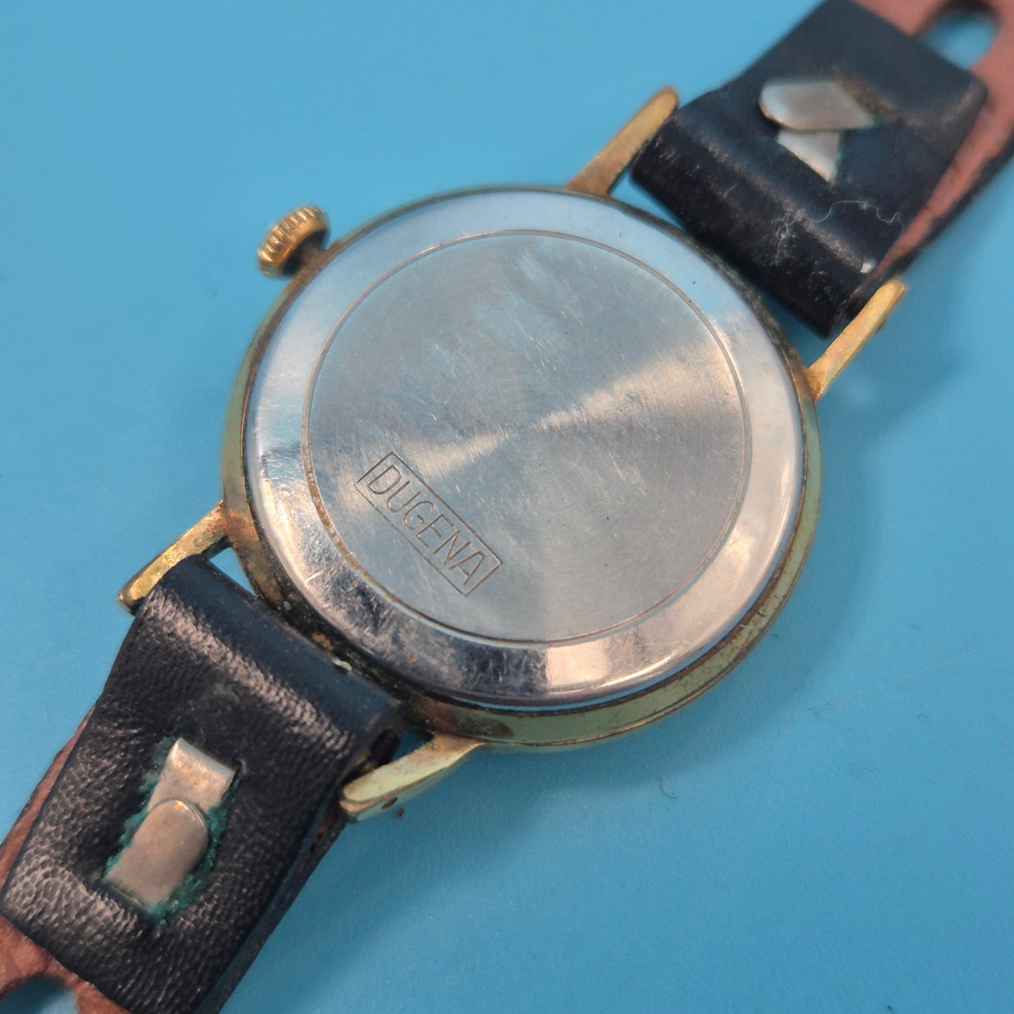 Klassische Dugena Damen Uhr – Vintage Gold-Look mit 17 Rubis