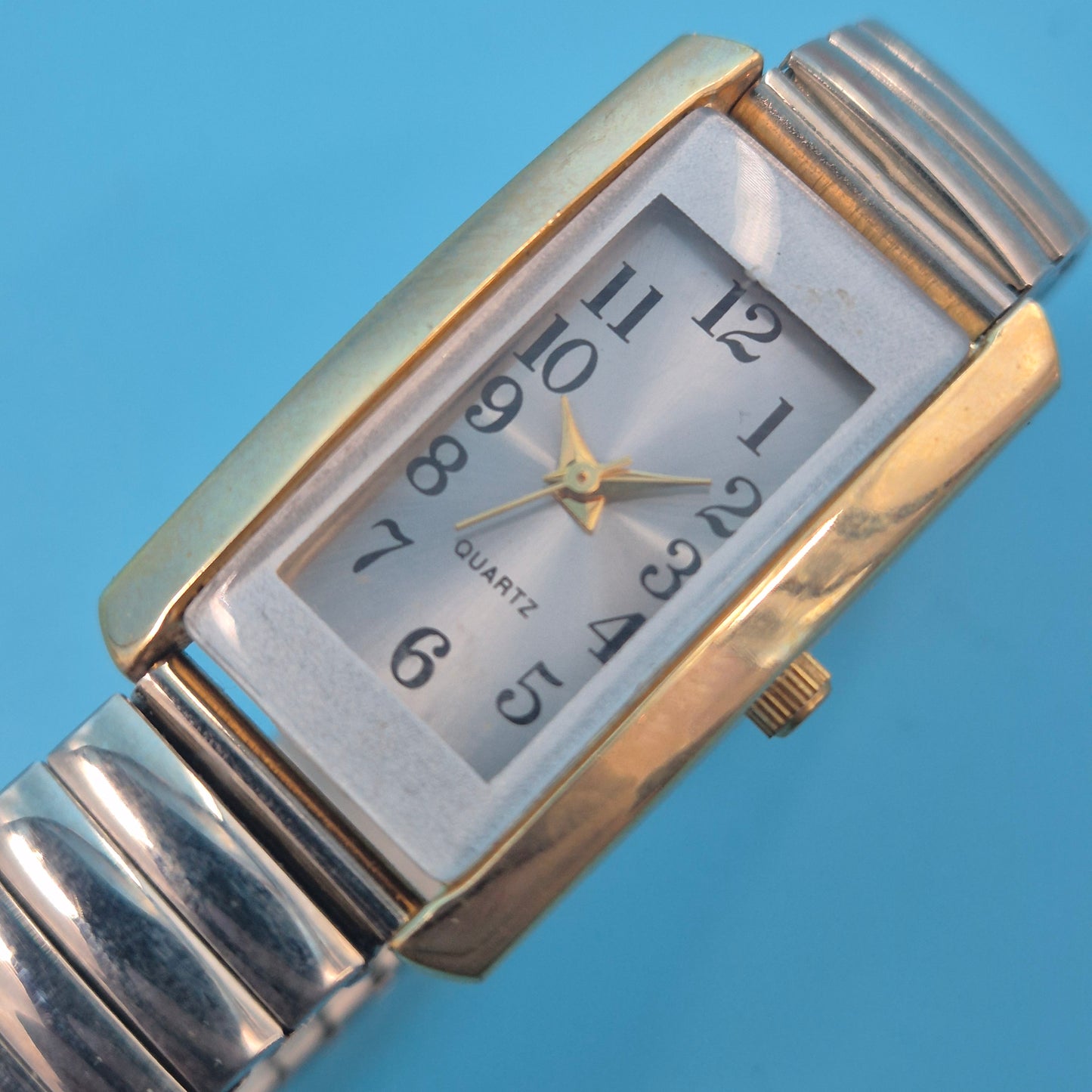 Elegante Bicolor Damen Uhr – Klassisch mit praktischem Flexband