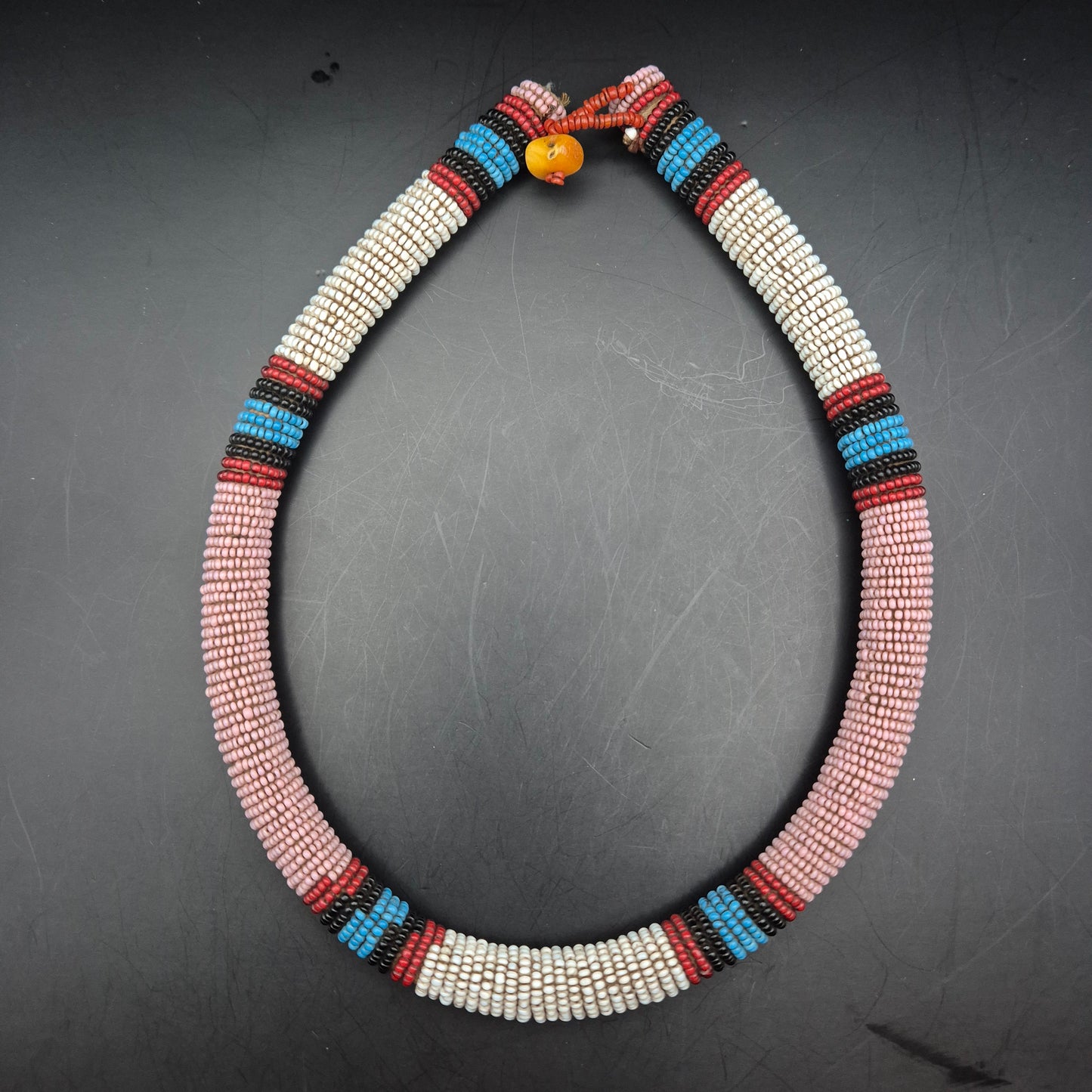 Bunte Perlenkette im Ethno-Stil – Handgefertigte Glasperlen Kette