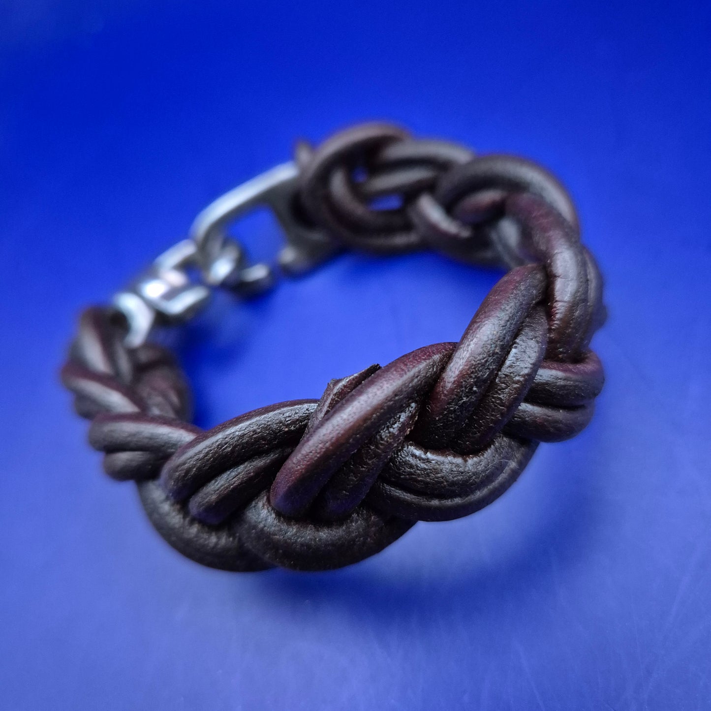 Robustes Herren Armband – Geflochtenes Leder in Dunkelbraun