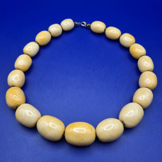 Auffällige Vintage Statement-Kette mit großen Perlen in Bernsteinoptik