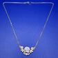 Elegante Damen Kette mit Rosen-Anhänger und Perlen – Vintage Stil