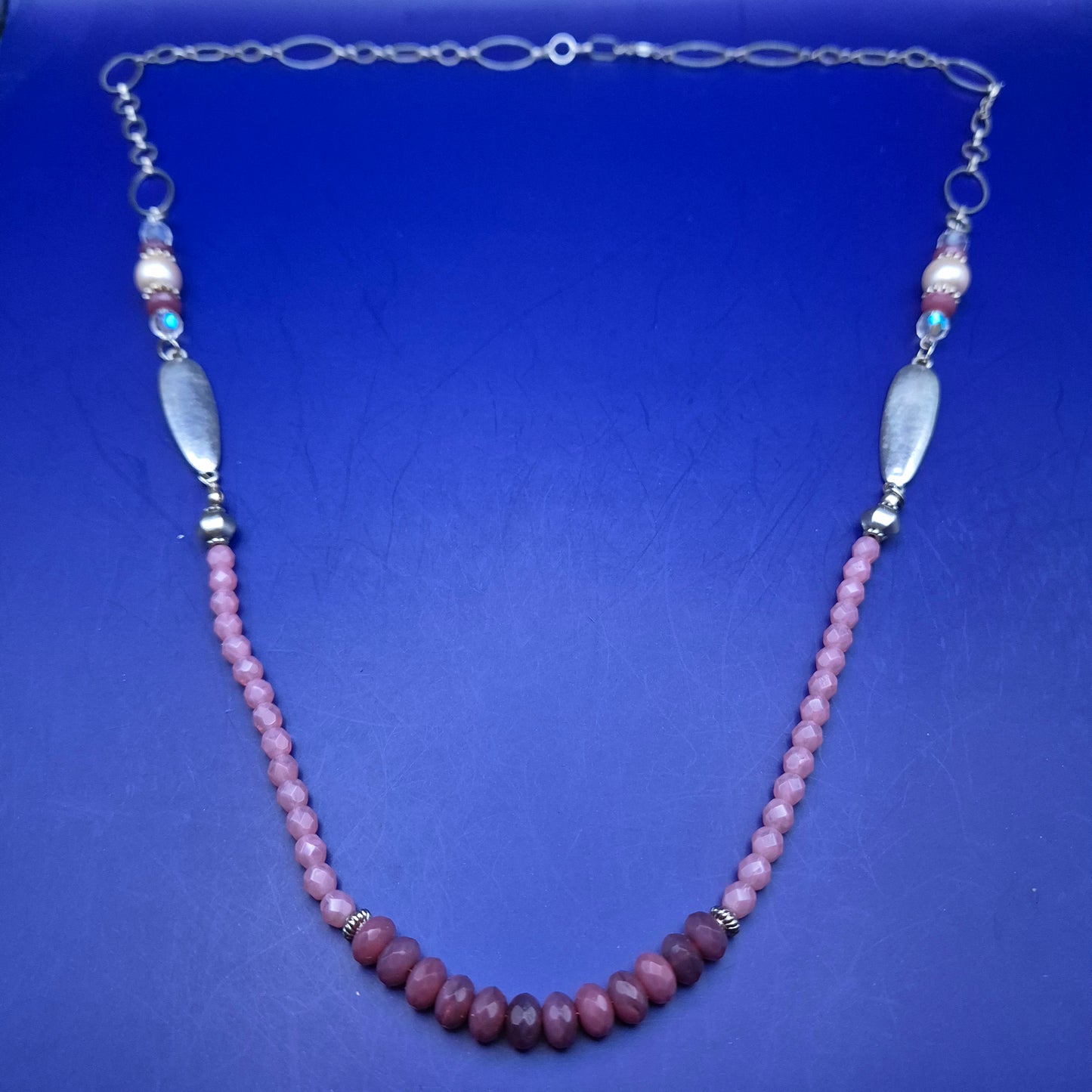 Halskette mit rosa Steinen Perlen Silber – Elegantes Design