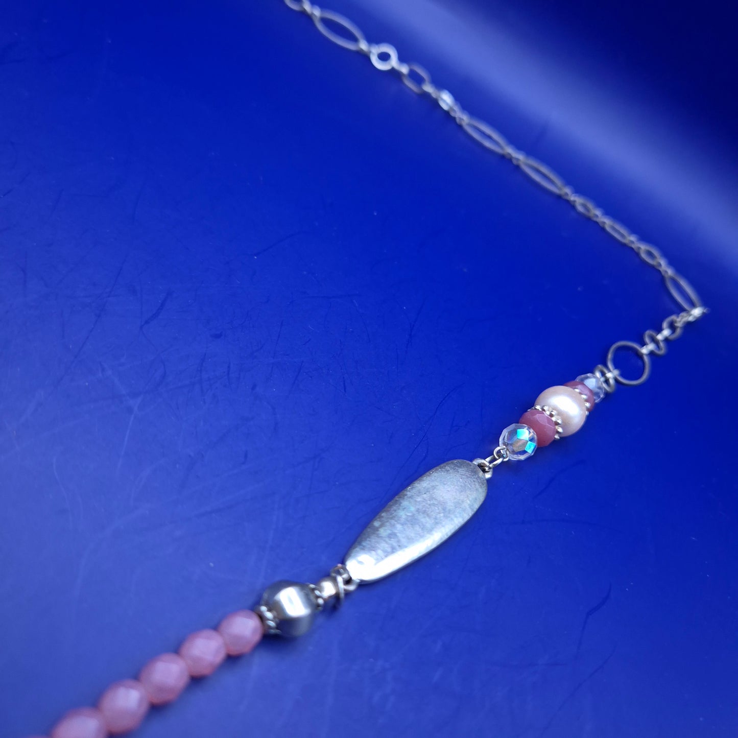 Halskette mit rosa Steinen Perlen Silber – Elegantes Design